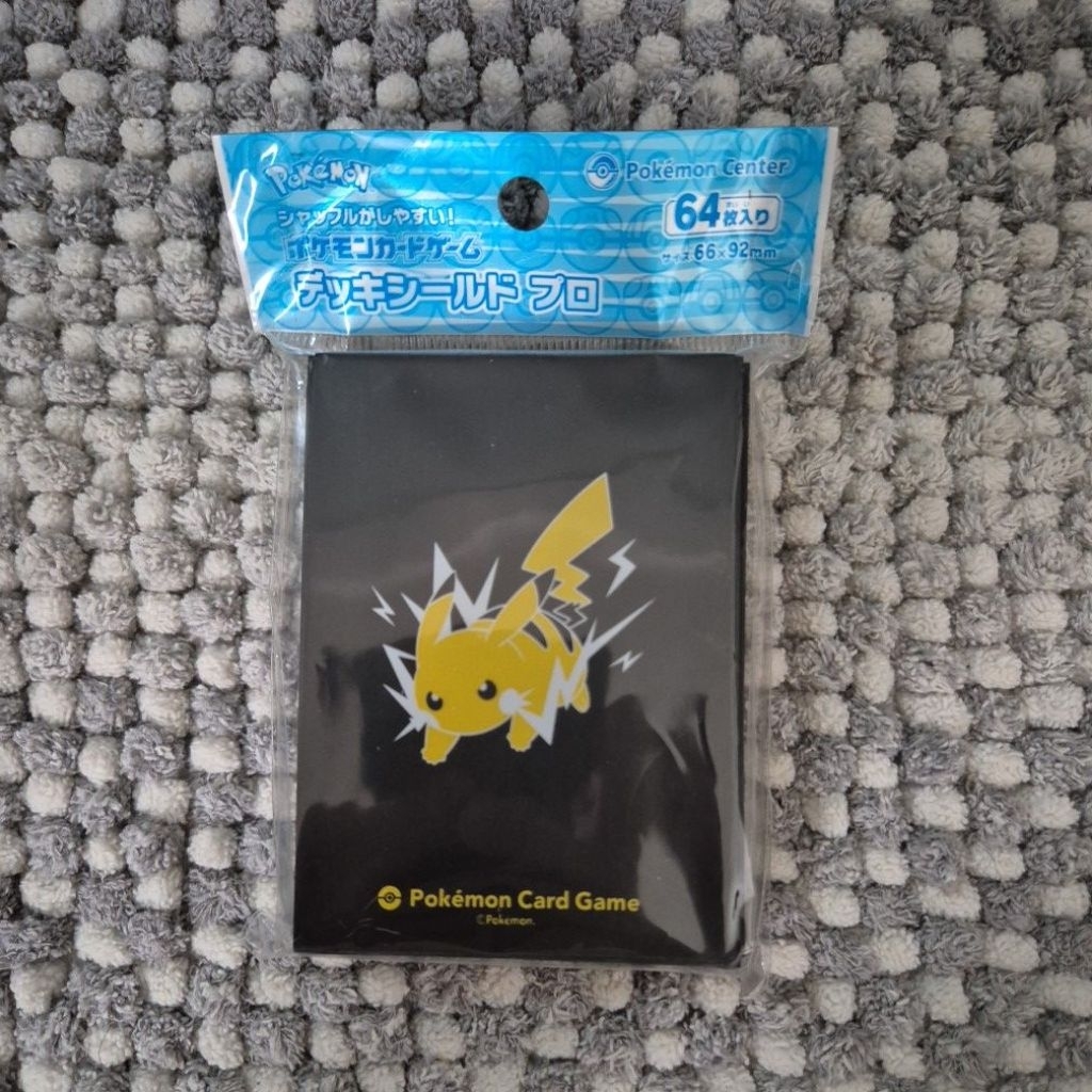 POKEMON CARD SLEEVE - PIKACHU