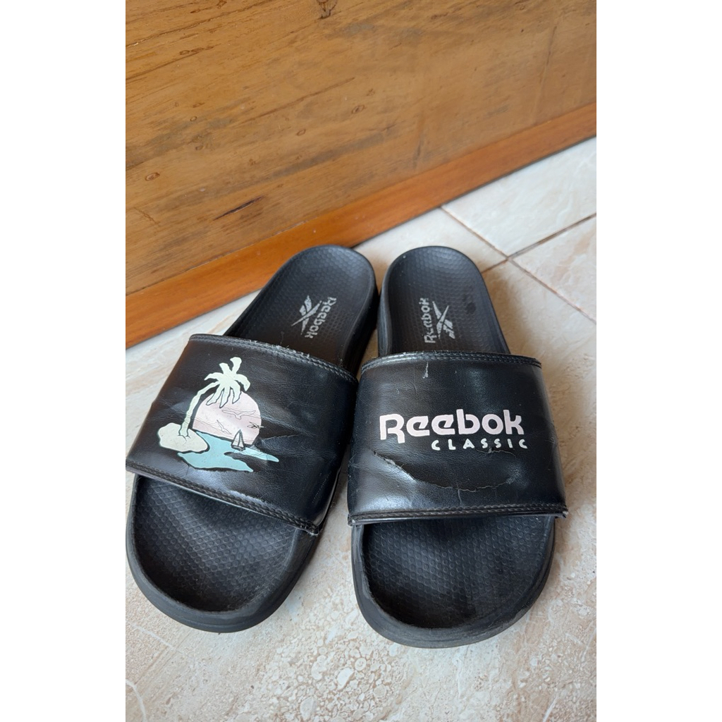 PRELOVED Sandal slop hitam Reebok classic ori