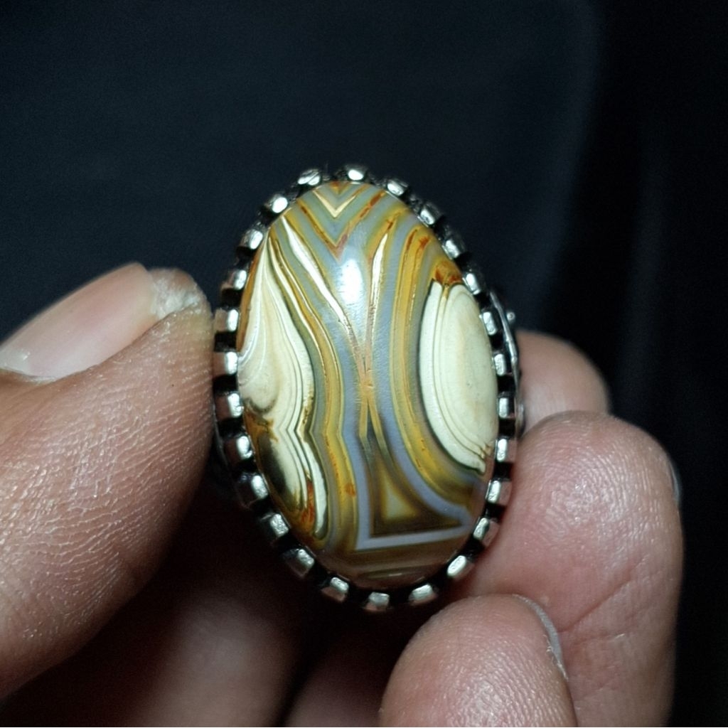 Batu akik mutif lam alif