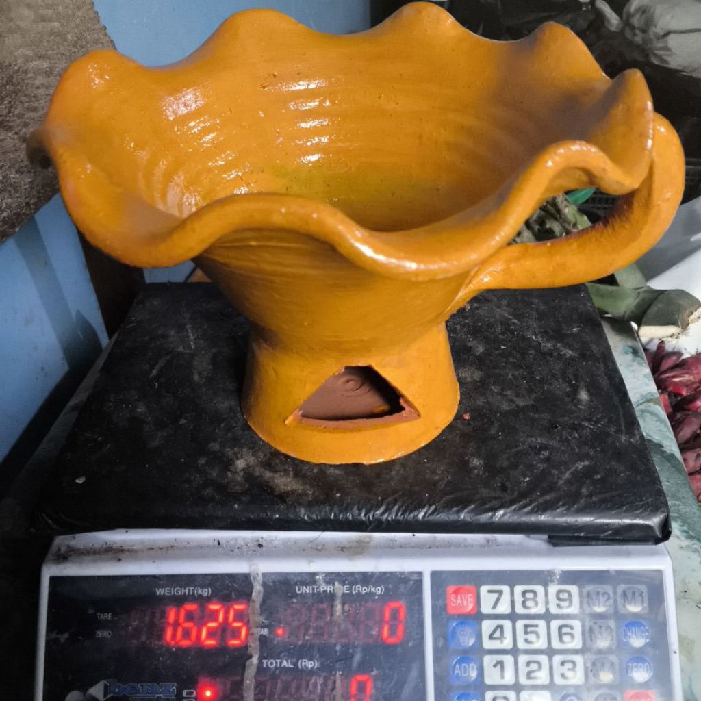 Gerabah Anglo  Tanah Liat Super Jumbo Paling Besar