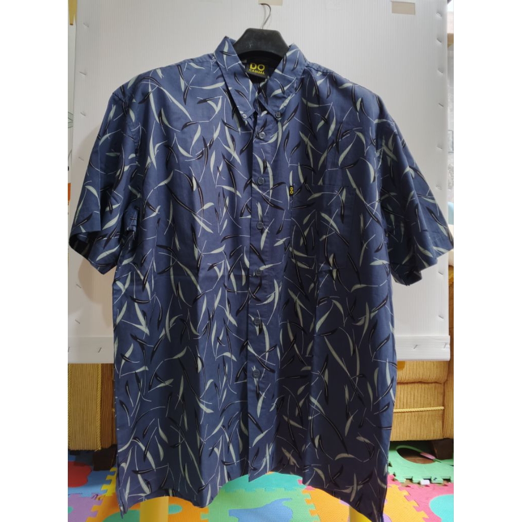 Kemeja Pria Lengan Pendek Bermotif MOC