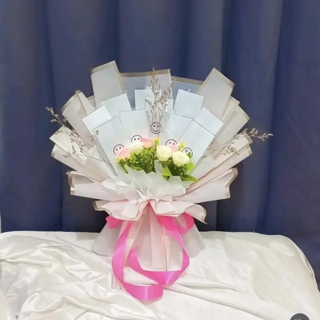 Buket uang cikarang  murah premium/buket wisuda /buket cowok /buket murah