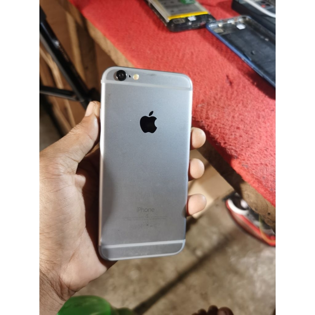 ip 6 jual lcd dan kamera batre. mesin mati angap bonus. mesin mati bukan hp normal.