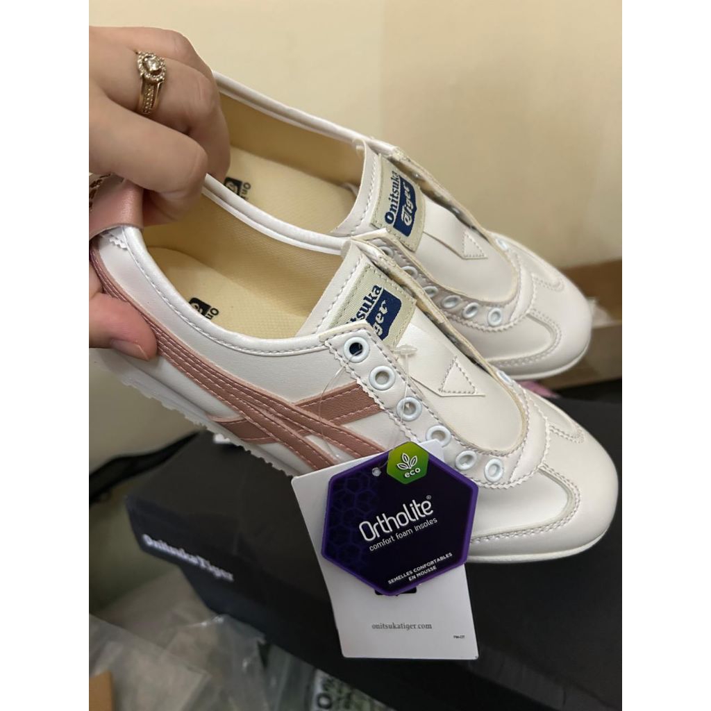 Onitsuka slip on pink Size 38