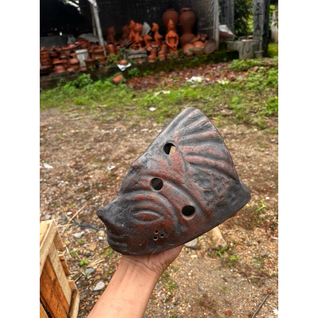 Pot 20cm Motif Topeng Pot Tempel Pot Dinding Gerabah Tanah Liat