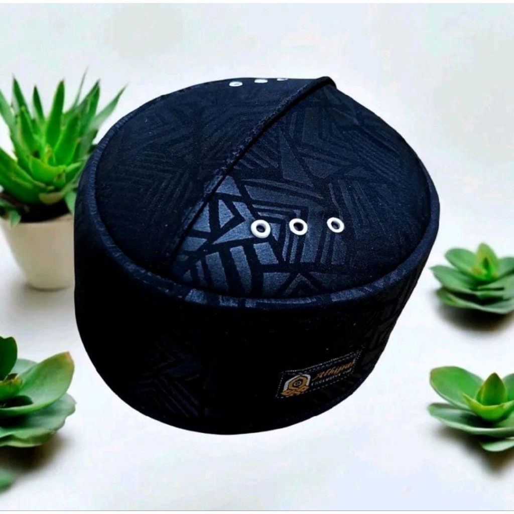 PECI KOPIYAH UJE SULTAN MOTIF BAHAN EMBOS DARI DHEFAJ