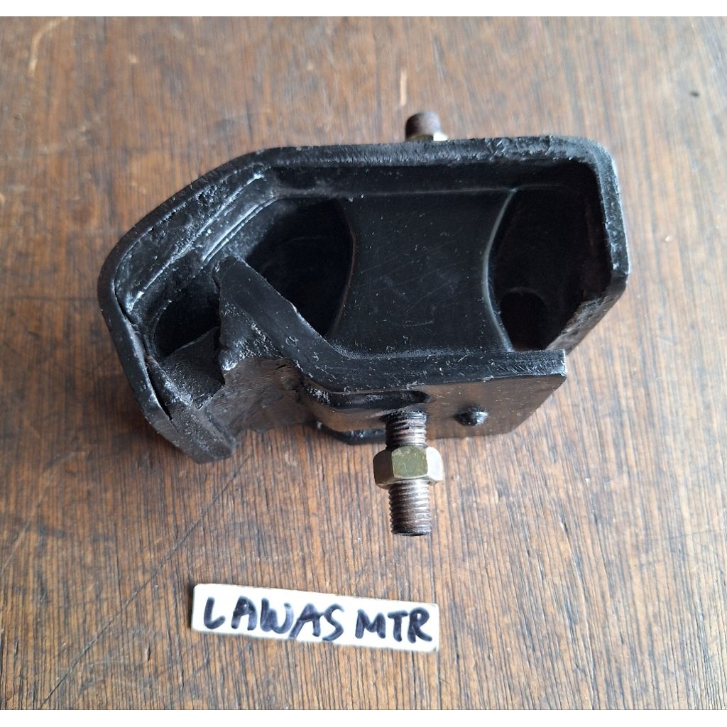 PANGKON MESIN/ENGINE MOUNTING SUZUKI FORSA SA-310 1984-1987