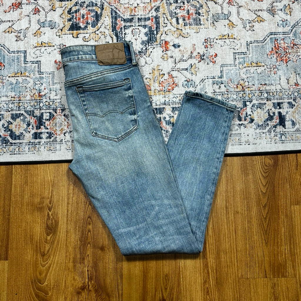 AMERICAN EAGLE ULTRA SKINNY JEANS SECOND