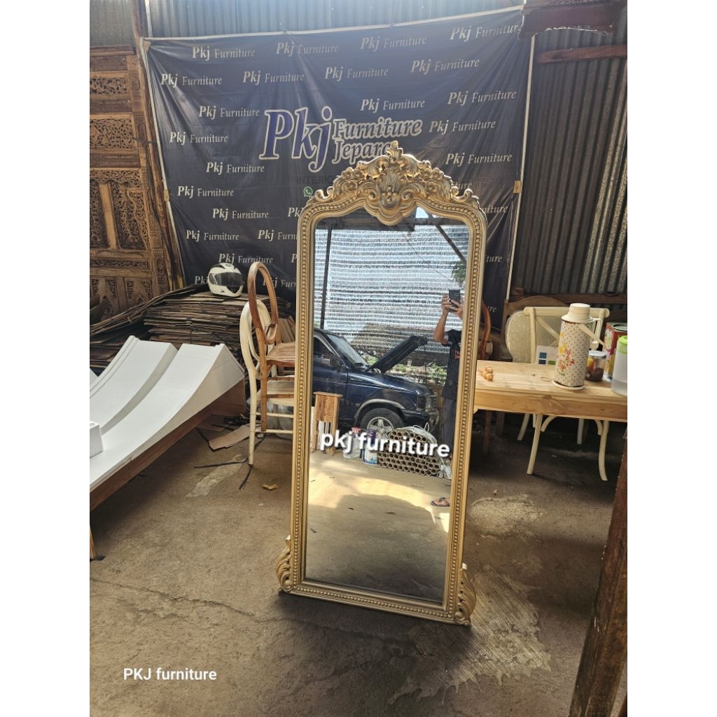 pigura kaca ukir jepara