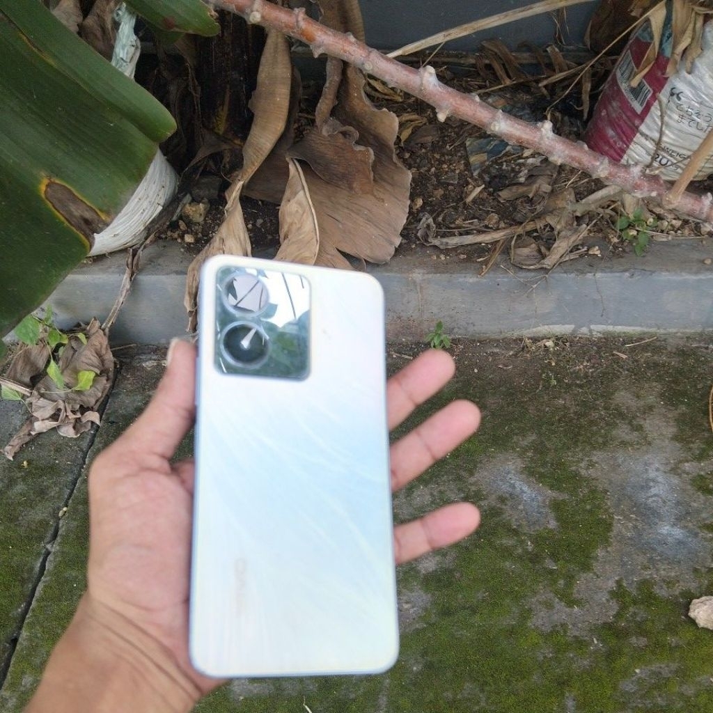 hp Vivo Y22 minus lcd di TLP masuk barang bengkok messin aman