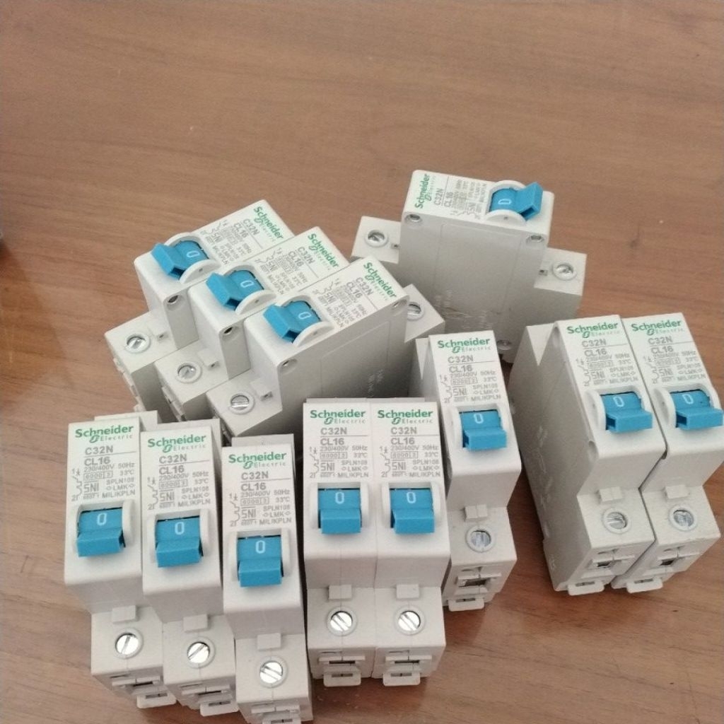 MCB scheider CL 16 original