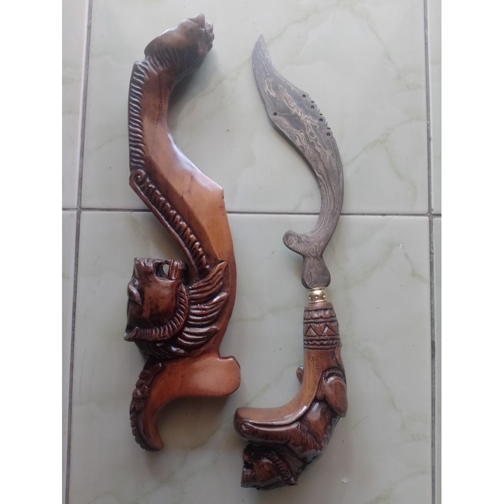 Kujang Ciung jumbo pamor Damaskus panjang total 46 cm