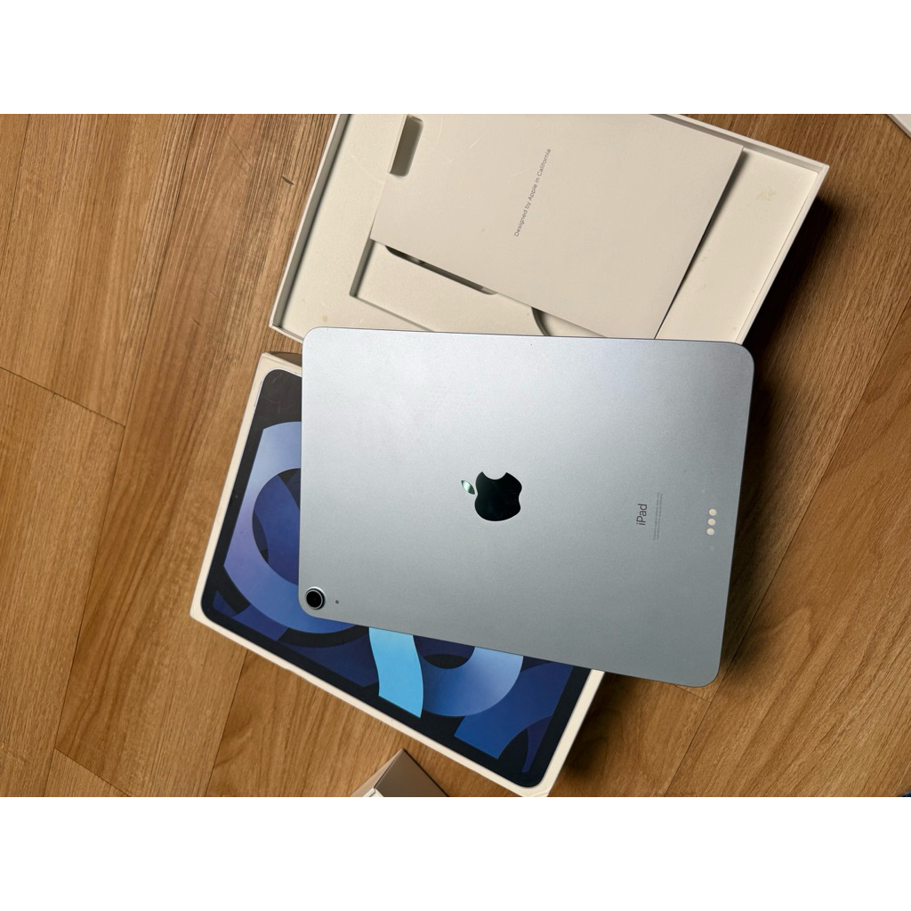 PRELOVED iPad Gen 4 2020 Sky Blue