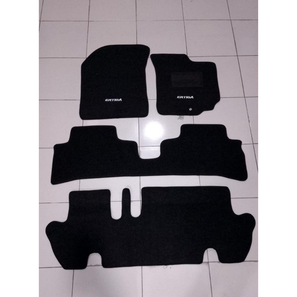 karpet mobil Ertiga
