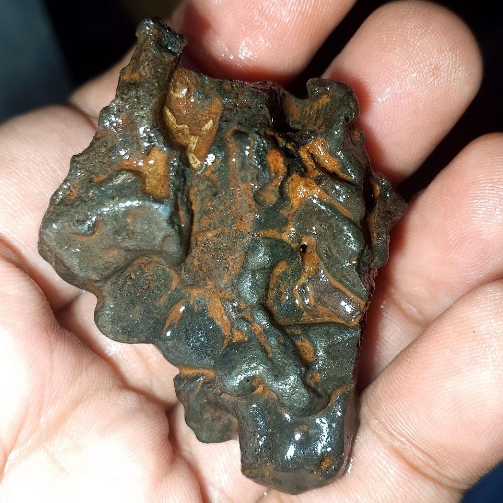 meteorit alami 1 buah,batu mentah meteorit besi