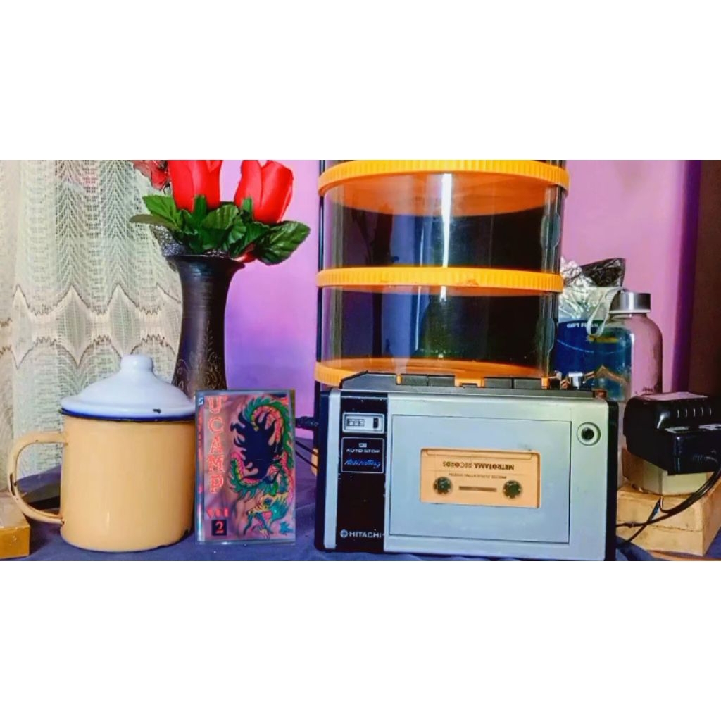 Walkman Hitachi Hidup Bahan