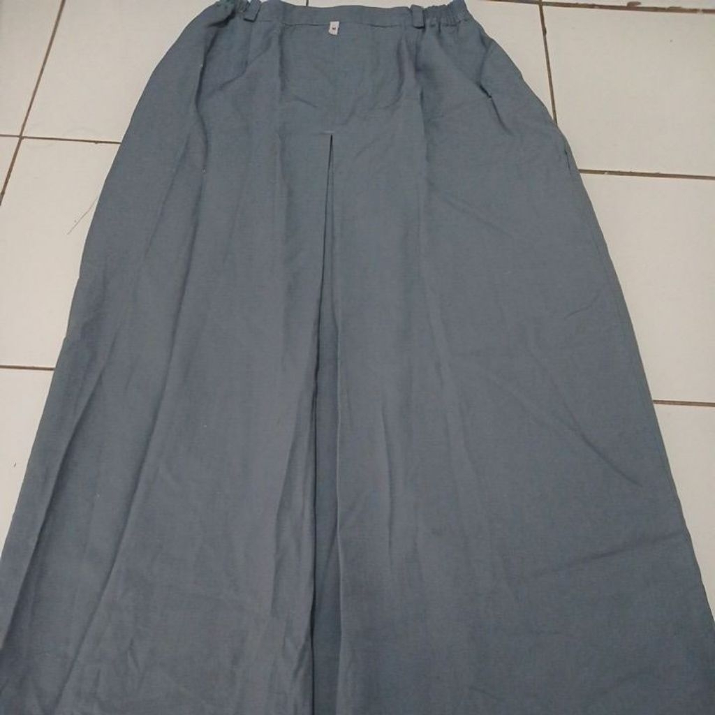 Preloved rok abu abu span sma/smk