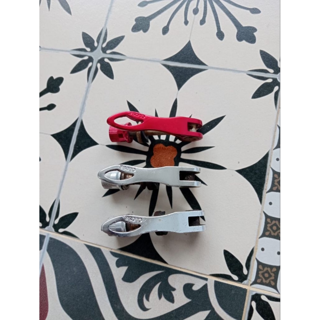 Quick Rilise QR sepeda seatpost tiga pasang