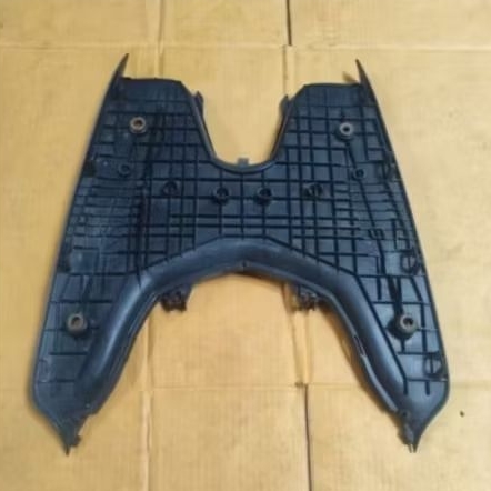 Cover Dek Lantai Vario 110 Karbu Original lepasan