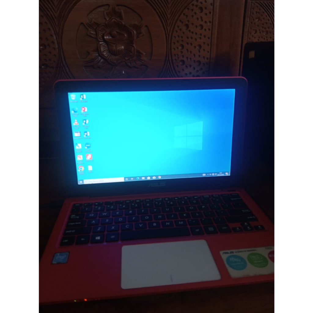 Jual Notebook Asus  E202S,laptop murah,laptop,second