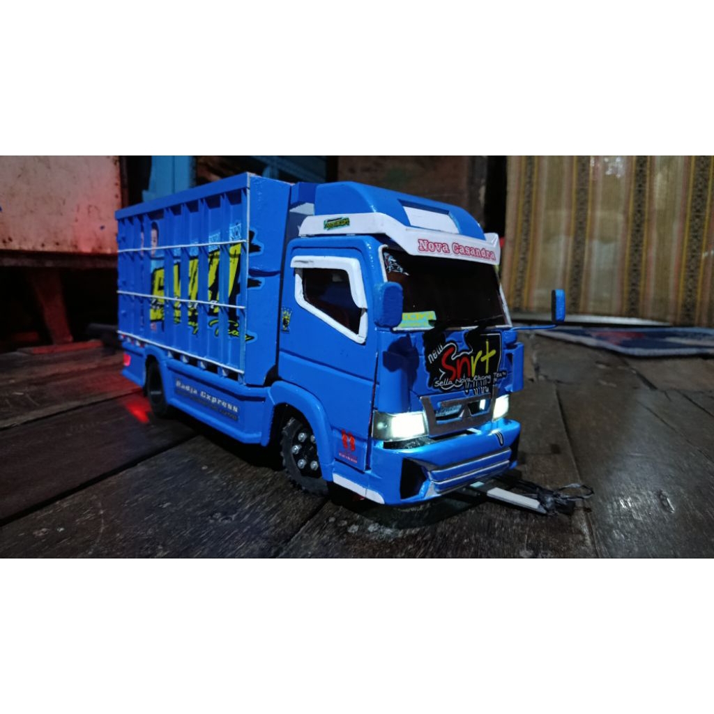 Miniatur Truck Canter