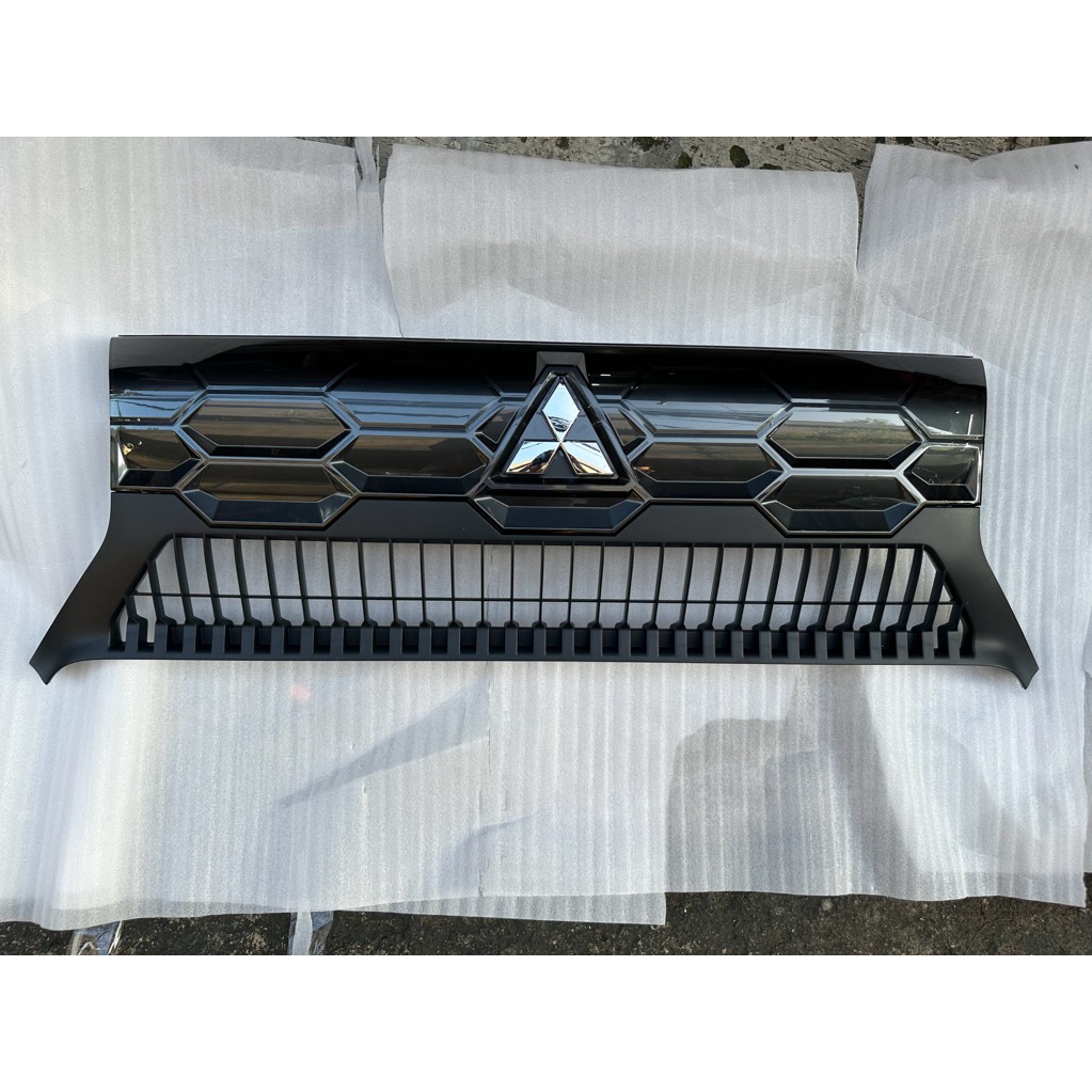 GRILLE MITSUBISHI DESTINATOR