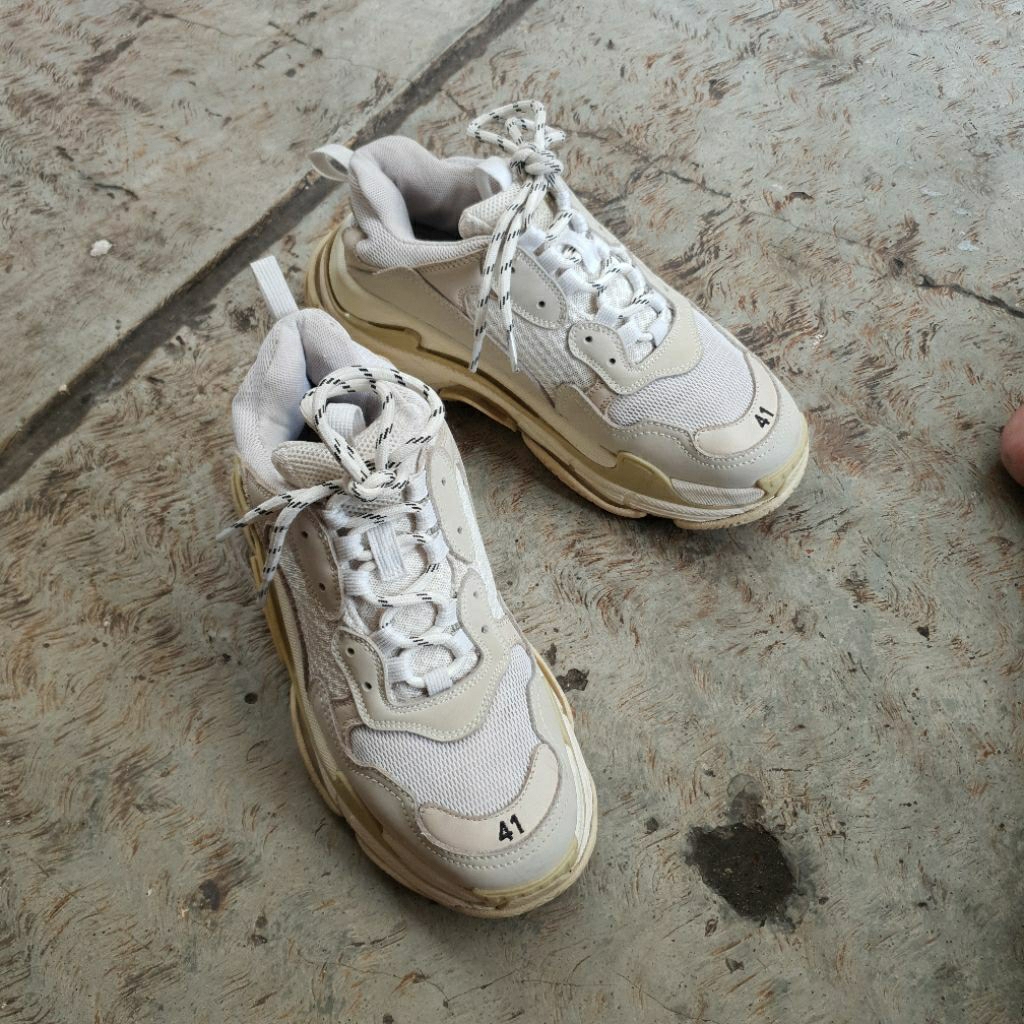 SEPATU PRIA SECOND BALENCIAGA TRIPLE S ORIGINAL