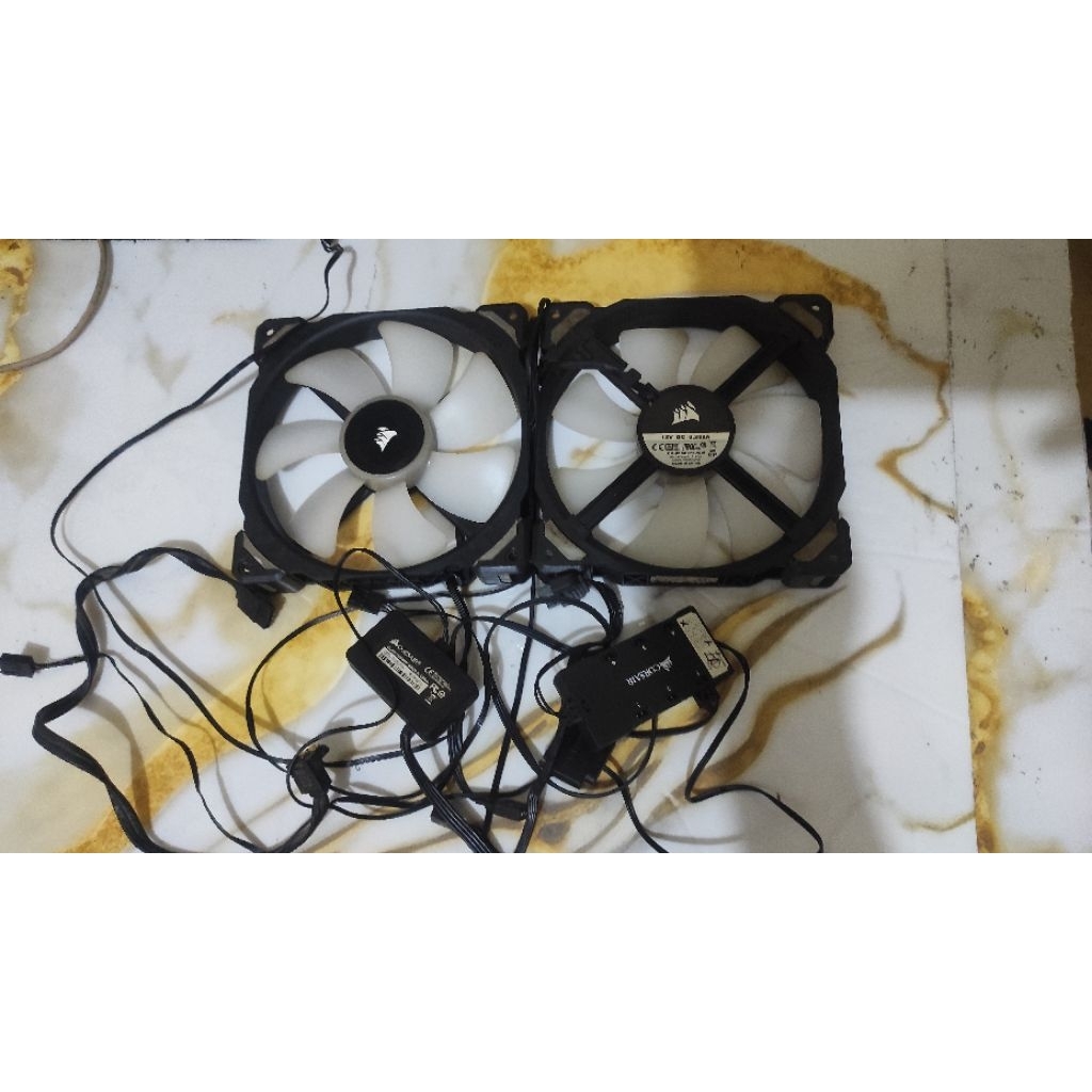 fan Corsair 14mm argb+ controlernya