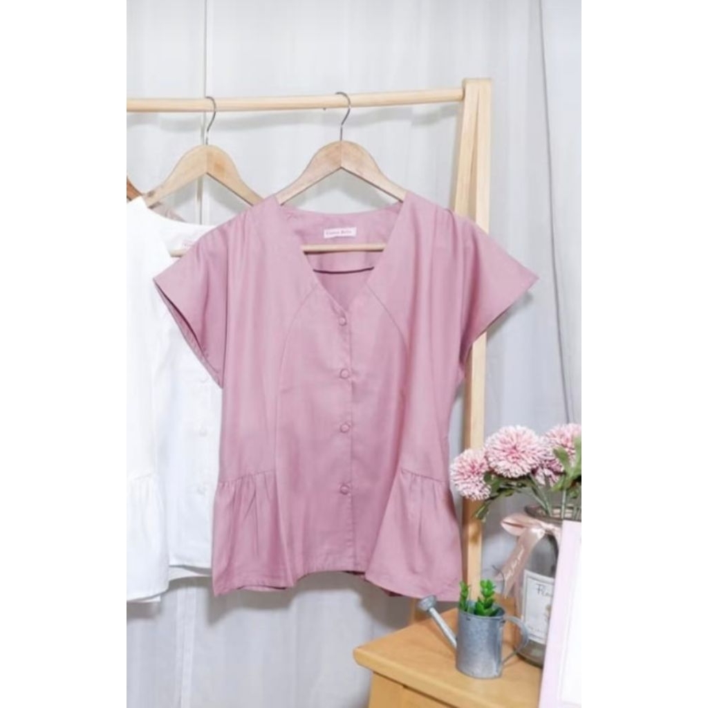Preloved . Atasan casual wanita Angilia button plaid V top wrn Dusty Pink