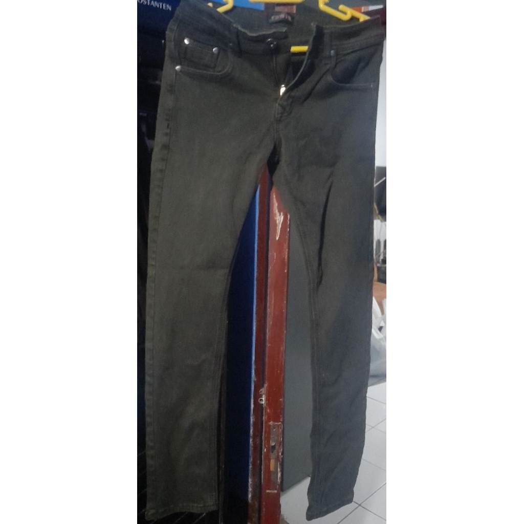 Preloved Jeans Denim Cowok