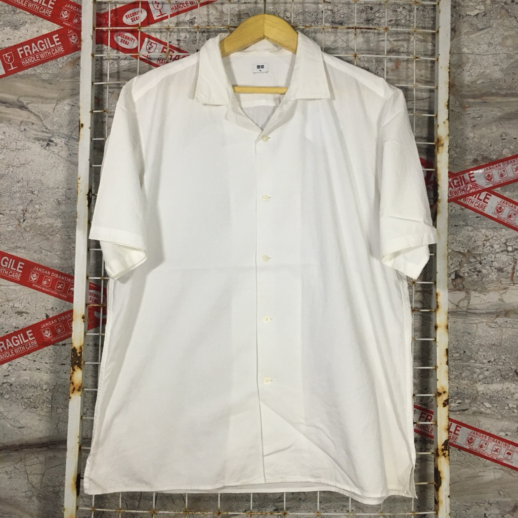Kemeja Open Collar Uniqlo Putih Size XL Original Brand Second Preloved . 05886