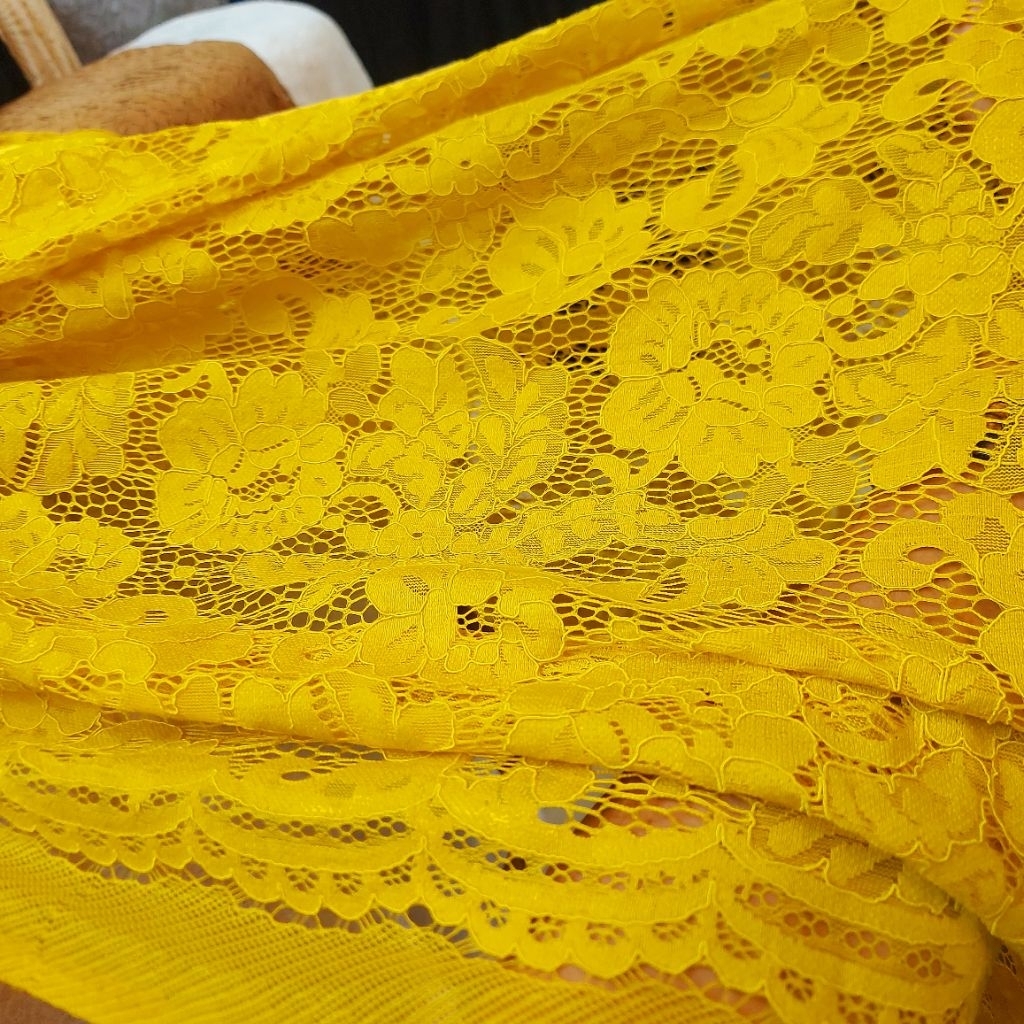 kain brokat katun premium  - kain brokat rajut  - kain brokat motif elegan halus lembut ( kuning) G1