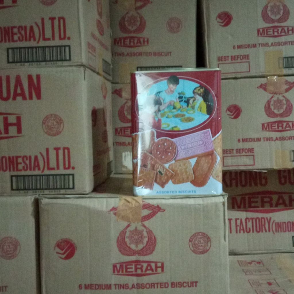 Biscuits Khong Guan Kaleng 1,6 kg 1 Dus  isi 6
