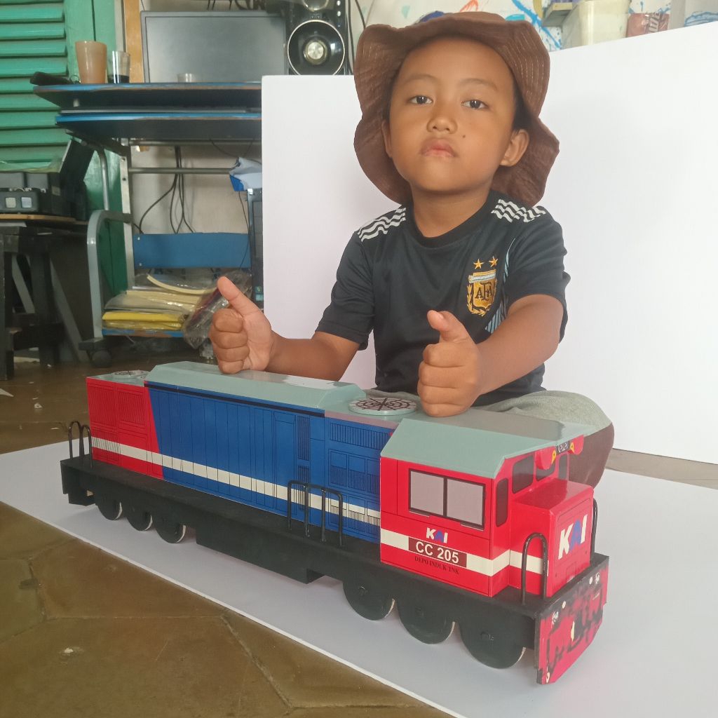Mainan kereta api cc205 JUMBO + Gerbong