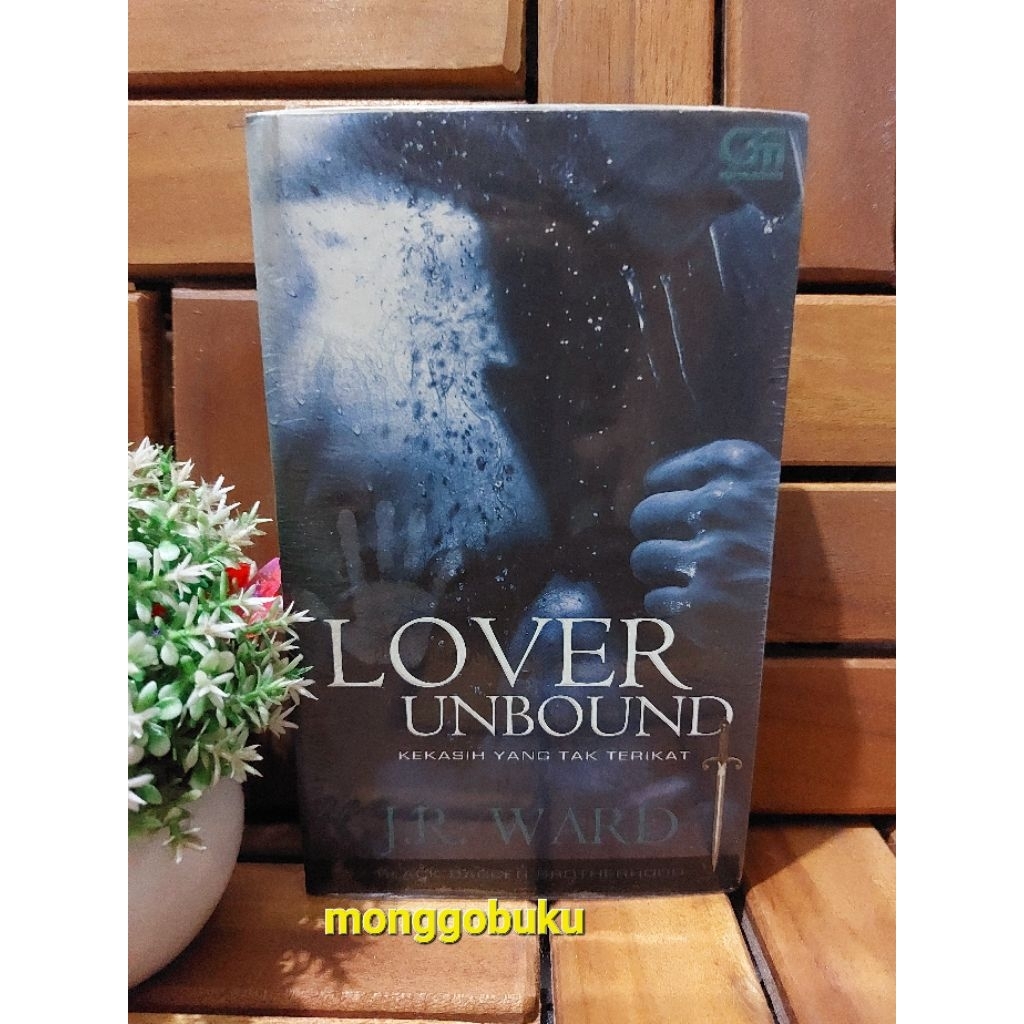 NOVEL J.R.WARD