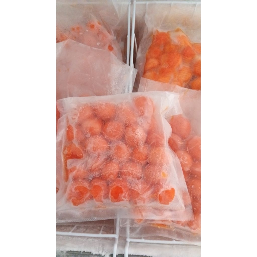 TELUR ASIN FROZEN SALTED EGG YOLK KUNING TELUR ASIN BEKU