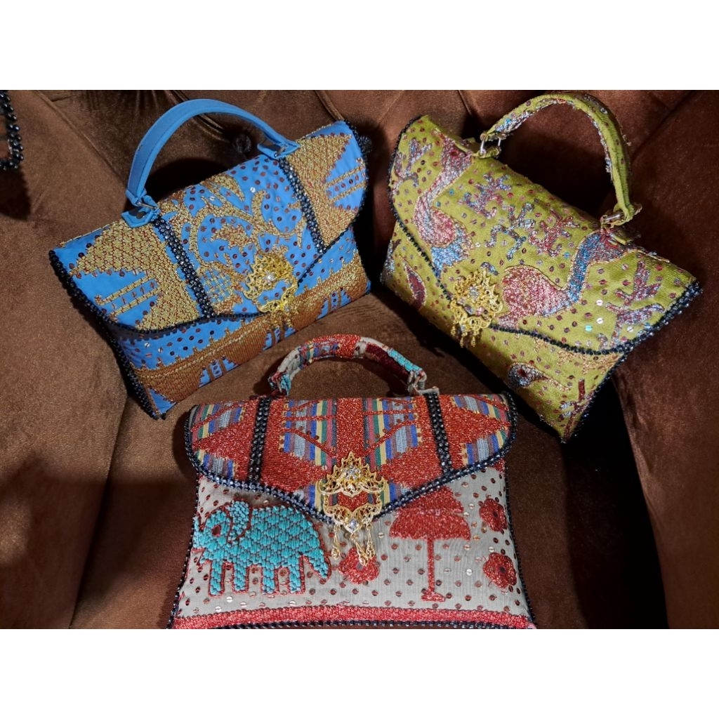 JAMAJAGHI - Clutch Tapis Lampung Motif Antik Asli Sulam Tangan
