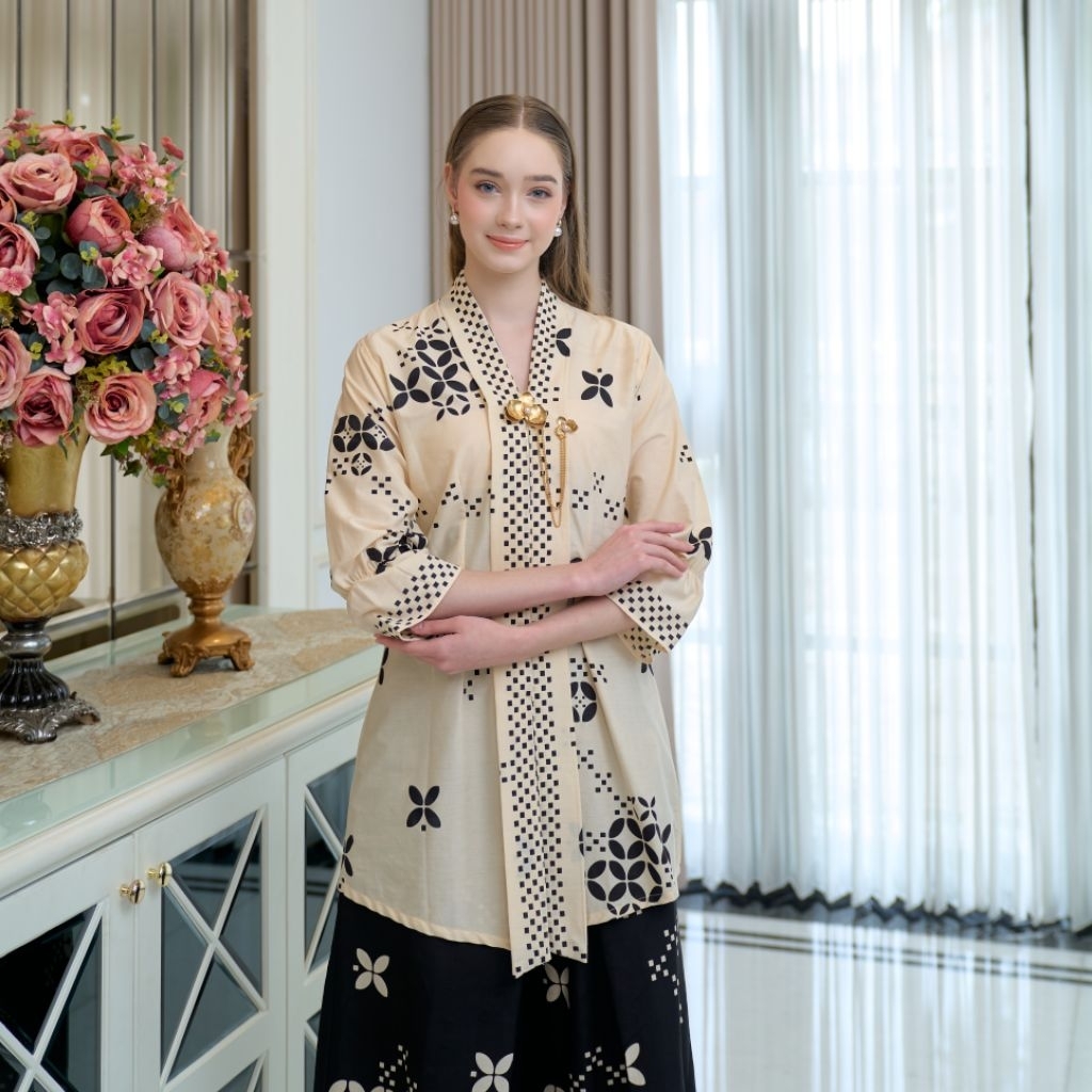Kebaya Kartini Klasik Cream Batik Cap / Baju Seragaman Bridesmaid Kulot Angking