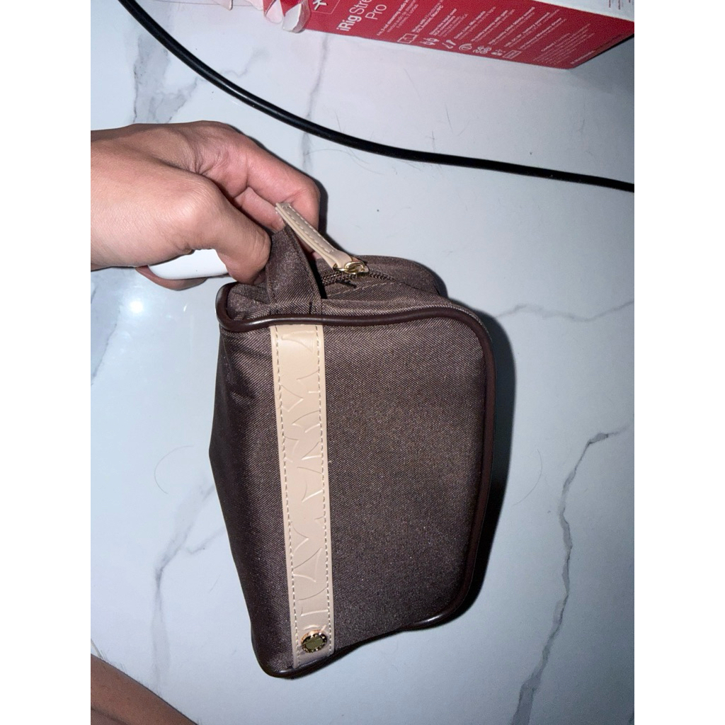 Armenitiy / Kit Bag Emirates Business Class