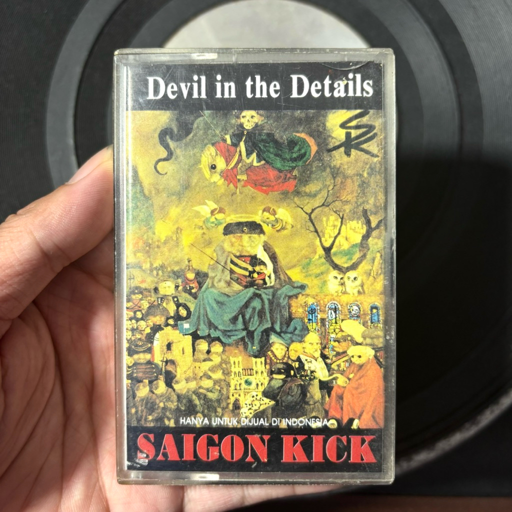 Kaset Pita Saigon Kick Devil in The Details / Rock Album