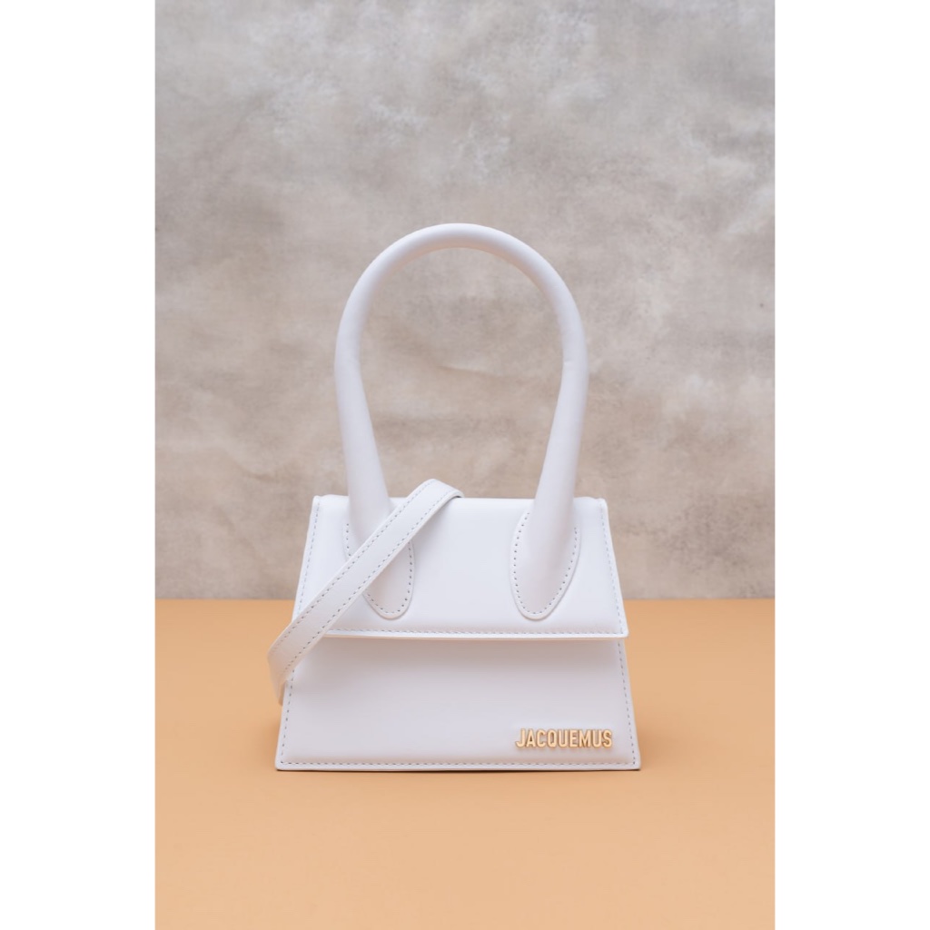 JACQUEMUS Le Chiquito Moyen Bag