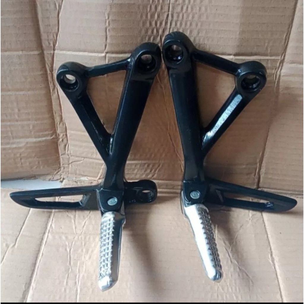 Set Power Postep Footstep Belakang CBR 150 old CB 150R