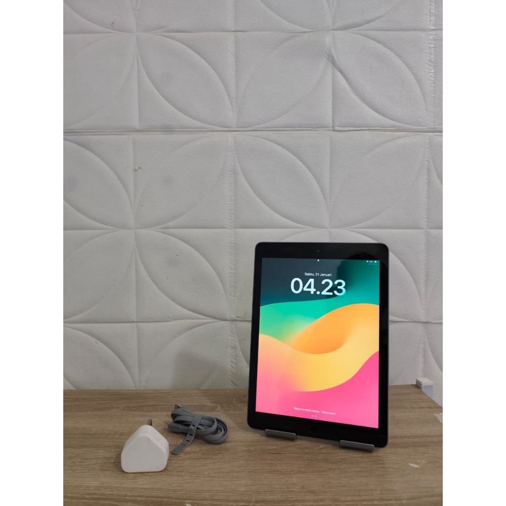 IPAD 6 32GB & 128GB WIFI ONLY