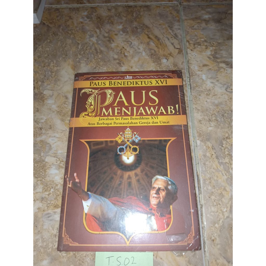 Buku Paus Benediktus XVl Paus Menjawab