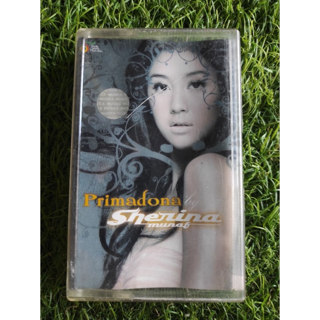 kaset pita SHERINA MUNAF "primadona"