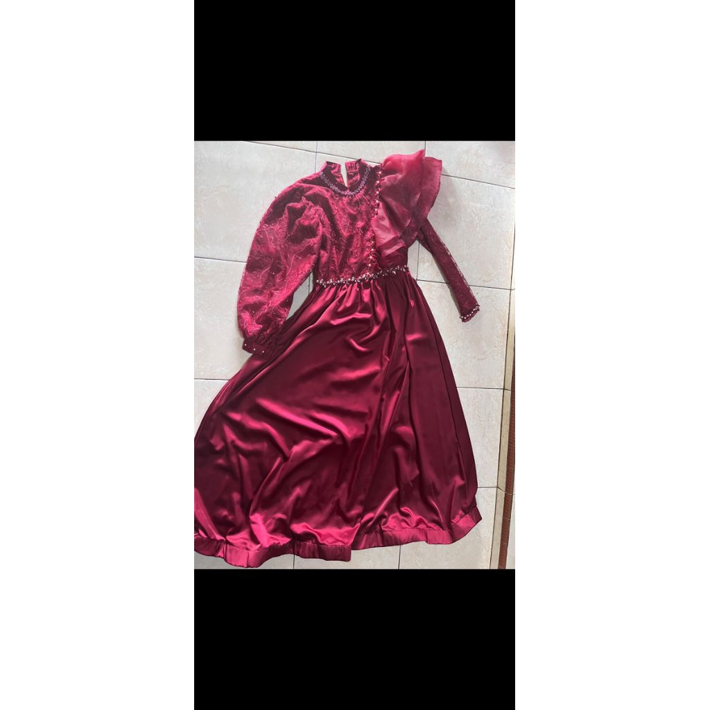 PL GAUN NYANYI MAROON