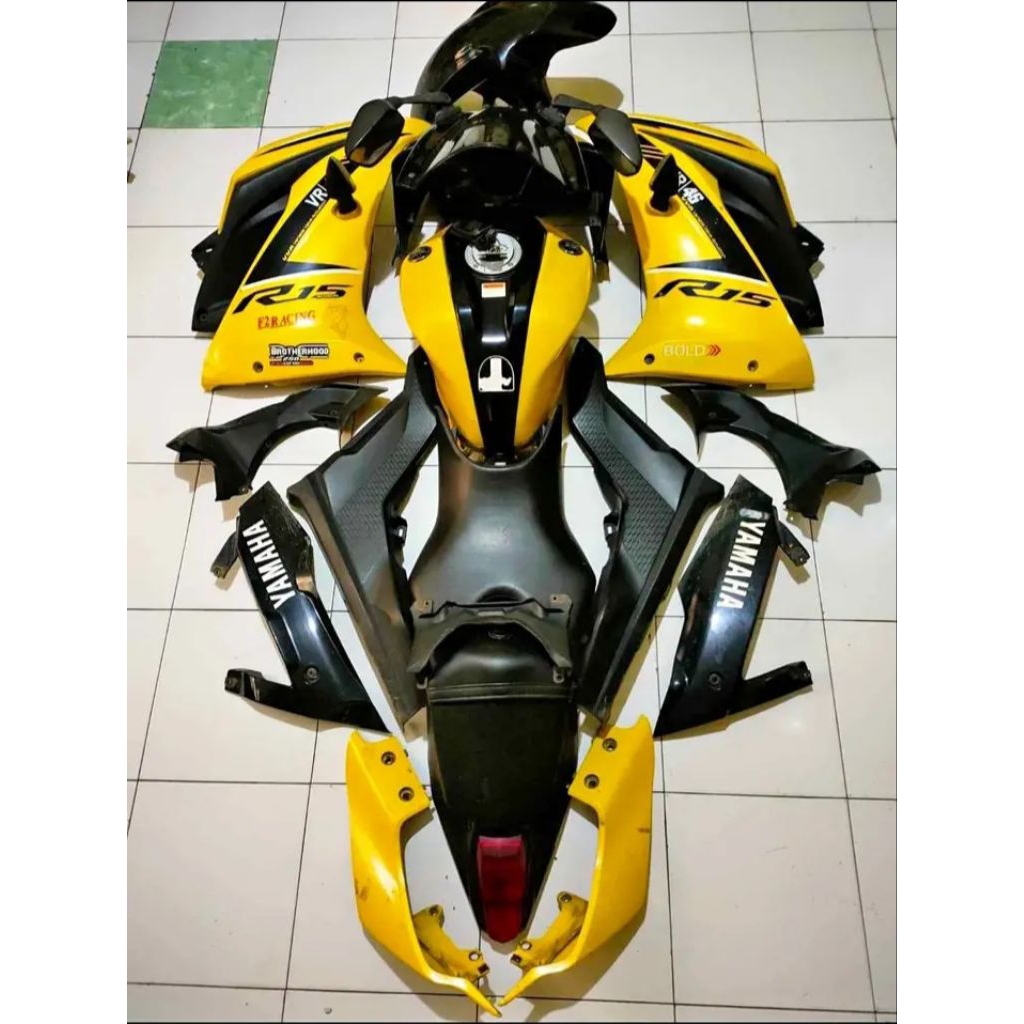 FULL BODY'R15,V3 BODY 1'SET/GK ADA LAMPU DEPAN .MOTOR YAMAHA R15'V3'V4(KODE BK60)ORIGINAL COPOTAN