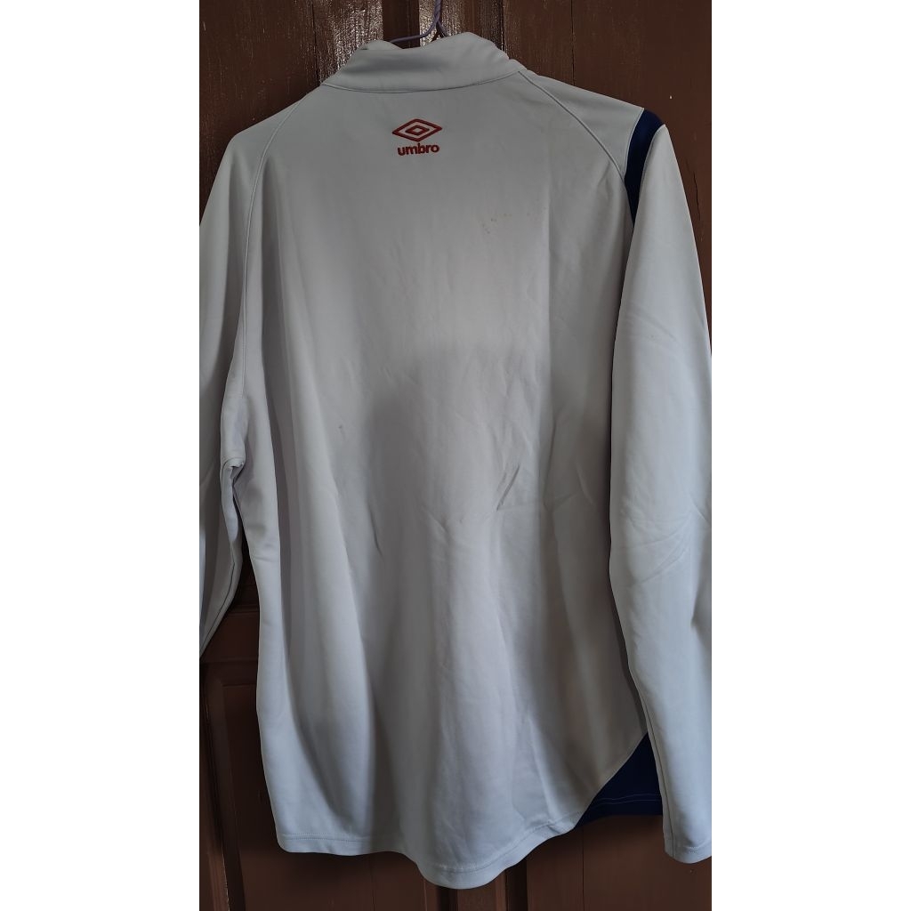 jaket tracktop kain mewah merk umbro timbul second preloved