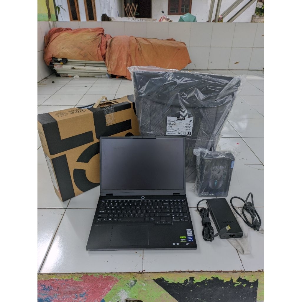 Lenovo Legion 5i Core Ultra 7 RTX 5060 255HX 32GB RAM 512G SSD