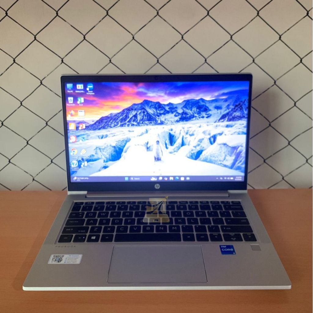 HP ProBook 430 G8 / i5-1135G7 / 8GB / SSD 256GB / WIN 11